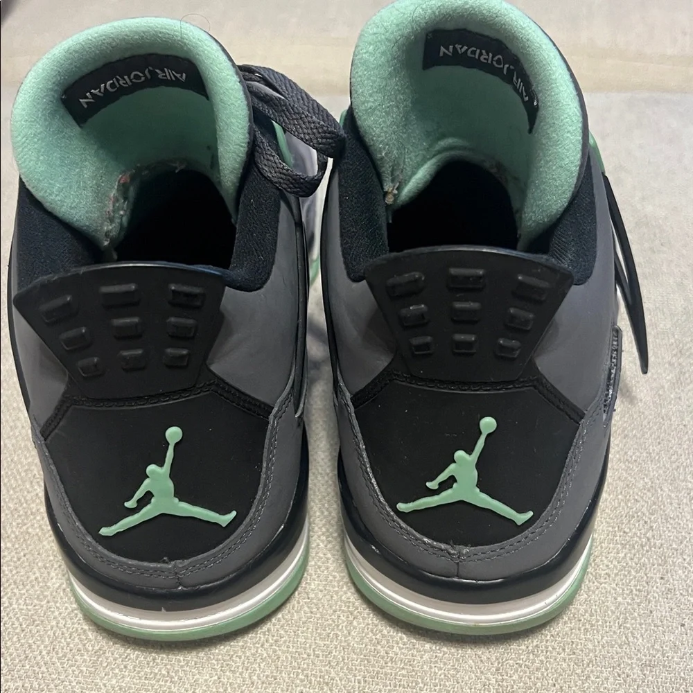 Jordan Retro High-Top Sneakers in Gray / Mint in EUC w/flaw in pic. Final sale! - Picture 2 of 13